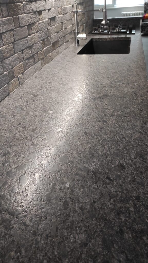 Kamenná kuchynská doska Steel Gray