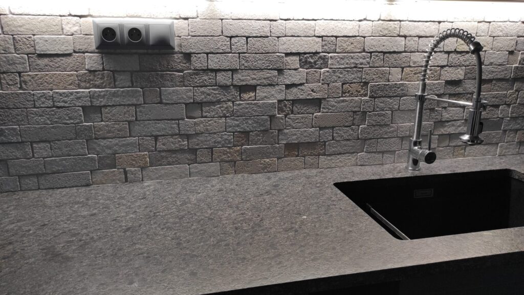 Kuchynská pracovná doska z kameňa Steel Gray