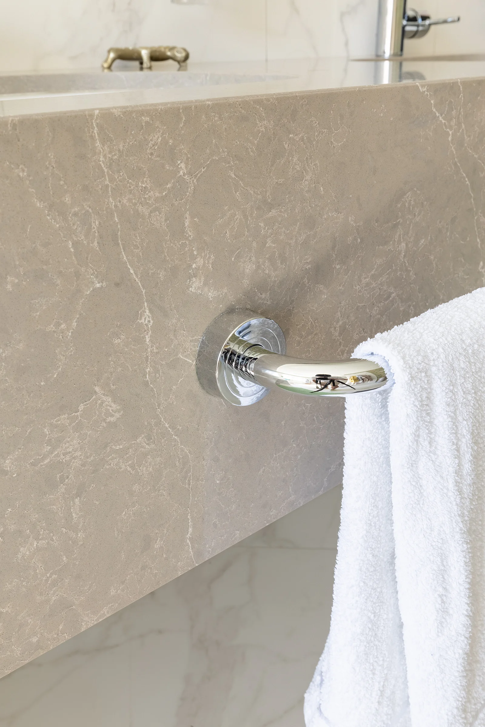 Kamenný obklad v kúpelni