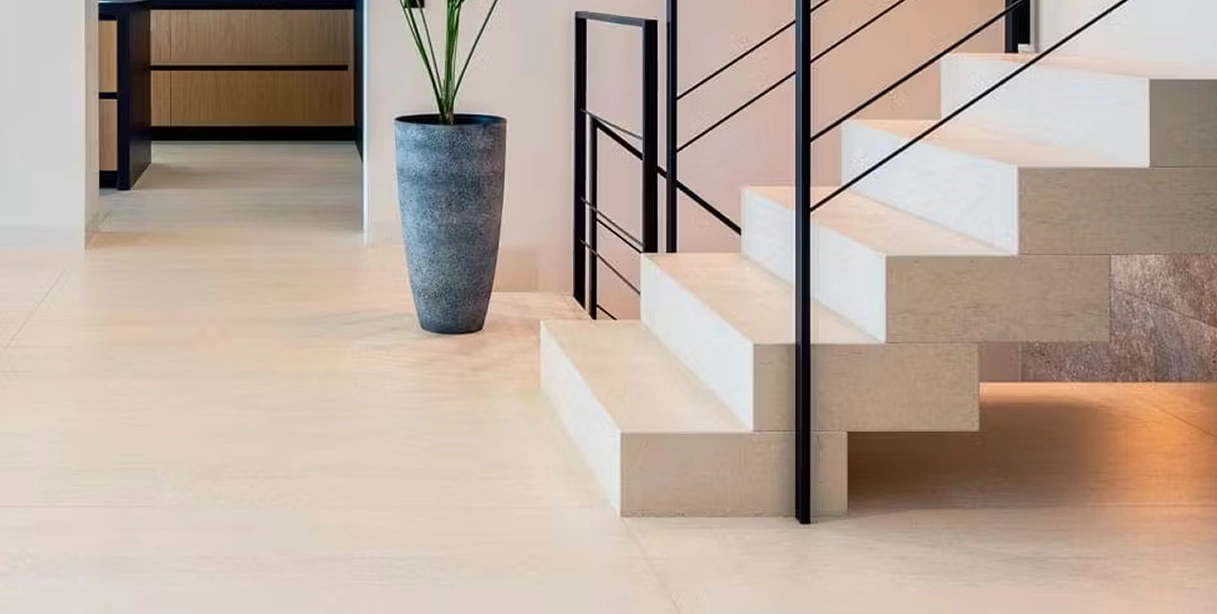 Interiérové schody z kameňa